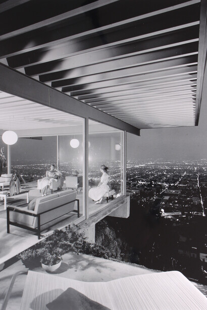 Julius Shulman, Case Study House 22 by Pierre Koenig, Los Angeles, CA, 1960 (c) Julius Shulman. Image courtesy of Huxley-Parlour gallery