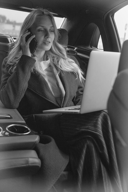 Plaisir au travail. Nous voyons un nombre croissant de coaches sur internet invitant les individus à aller chercher leur voie, ne plus subir le « métro boulot dodo »