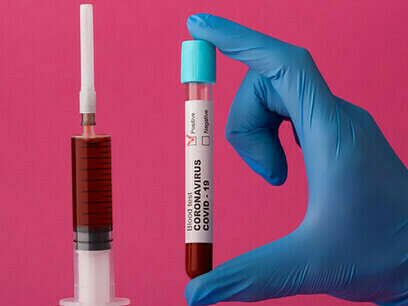 Un ejemplo de vacuna para el COVID-19 sobre un fondo rosa destaca la importancia de la medicina preventiva y las vacunas