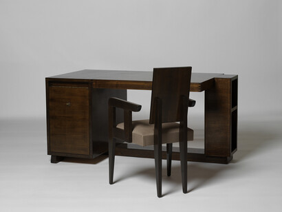 André Sornay (1902 - 2000), Desk with his seat, "Nailed" Ash and solid Ash, Circa 1938, Desk dimensions: Height: 29.7 in, Length: 60 in, Depth: 31.5 in, Bridge dimensions: Height: 36.2 in, Width: 21.1 in, Depth: 20.9 in