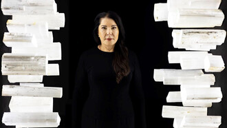 Marina Abramović en su exposición individual en la Royal Academy of Arts de Londres, del 23 de septiembre de 2023 al 1 de enero de 2024