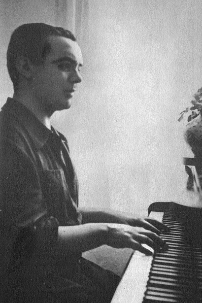 Federico García Lorca suona il pianoforte