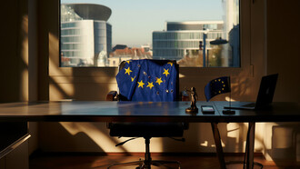 Die Frage ist, wie dieses Dokument (ESN) von den wichtigsten Ländern der Europäischen Union gelesen wird, die die Ukraine in ihrem Krieg mit Russland, von dem sich Washington immer mehr distanziert, entschlossen unterstützen