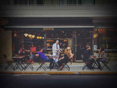 Terraza de un café en el centro de la ciudad de Buenos Aires, Argentina