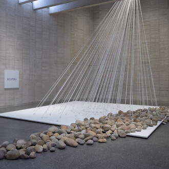 Yoko Ono, Insound and instructure, vista de exhibición. Cortesía del MUSAC