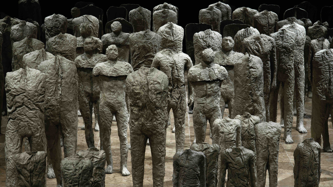Magdalena Abakanowicz, Crowd and Individual