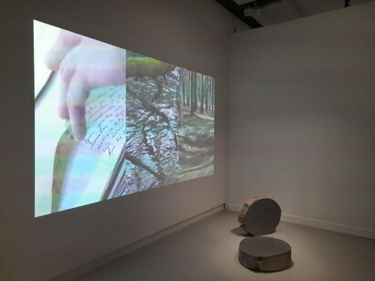 Re:fwd. A reply to the present, a forward to us all, exhibition view. Courtesy of Bijbels Museum