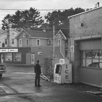 Gregory Crewdson, The ice machine (detail), 2021-2022. Courtesy of Templon Gallery