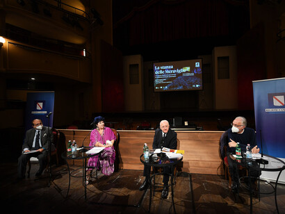El repaso histórico queda marcado por algunos recorridos temáticos