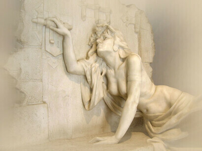 Rebeca Matte Bello, La Donna Giacente, Museo delle Arti e dei Mestieri di Linares Cile 
