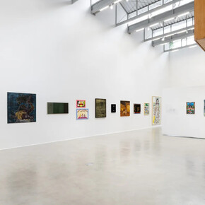 Vários artistas, 17º salão dos artistas sem galeria, vista da exposição. Cortesia de Zipper Galeria