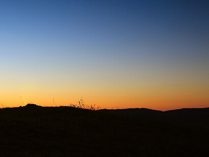 Il faut distinguer la simple description mathématique d'une entité de sa constitution mathématique