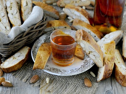 Confortini e vin santo