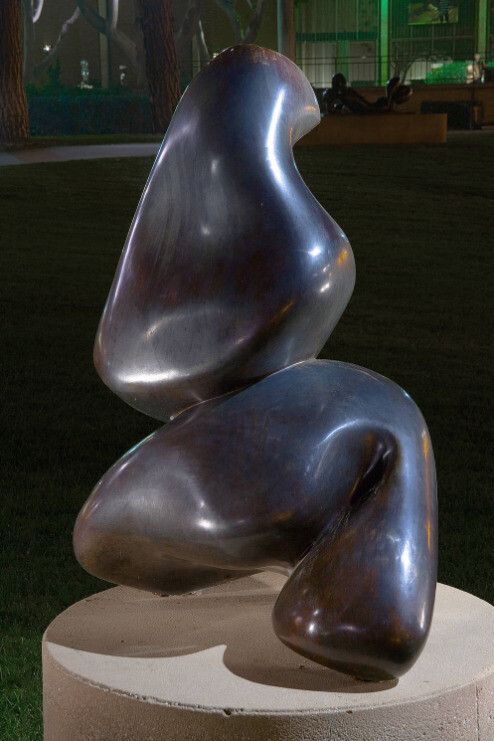Franklin D. Murphy Sculpture Garden. Courtesy of Hammer Museum 