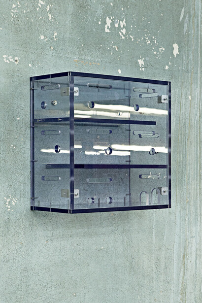 Gina Folly, Magic Box IV, 2015 polycabonate, srews Courtesy the artist & Ermes-Ermes