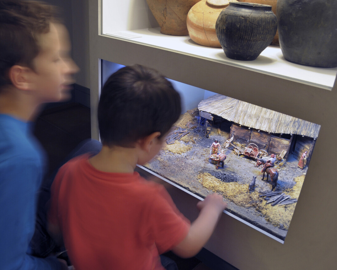 A glance around the exhibition “Stone Age, Celts, Romans”
© Bernisches Historisches Museum, Bern. Photograph Christine Moor