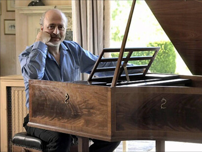 Eric Woolfson al pianoforte
