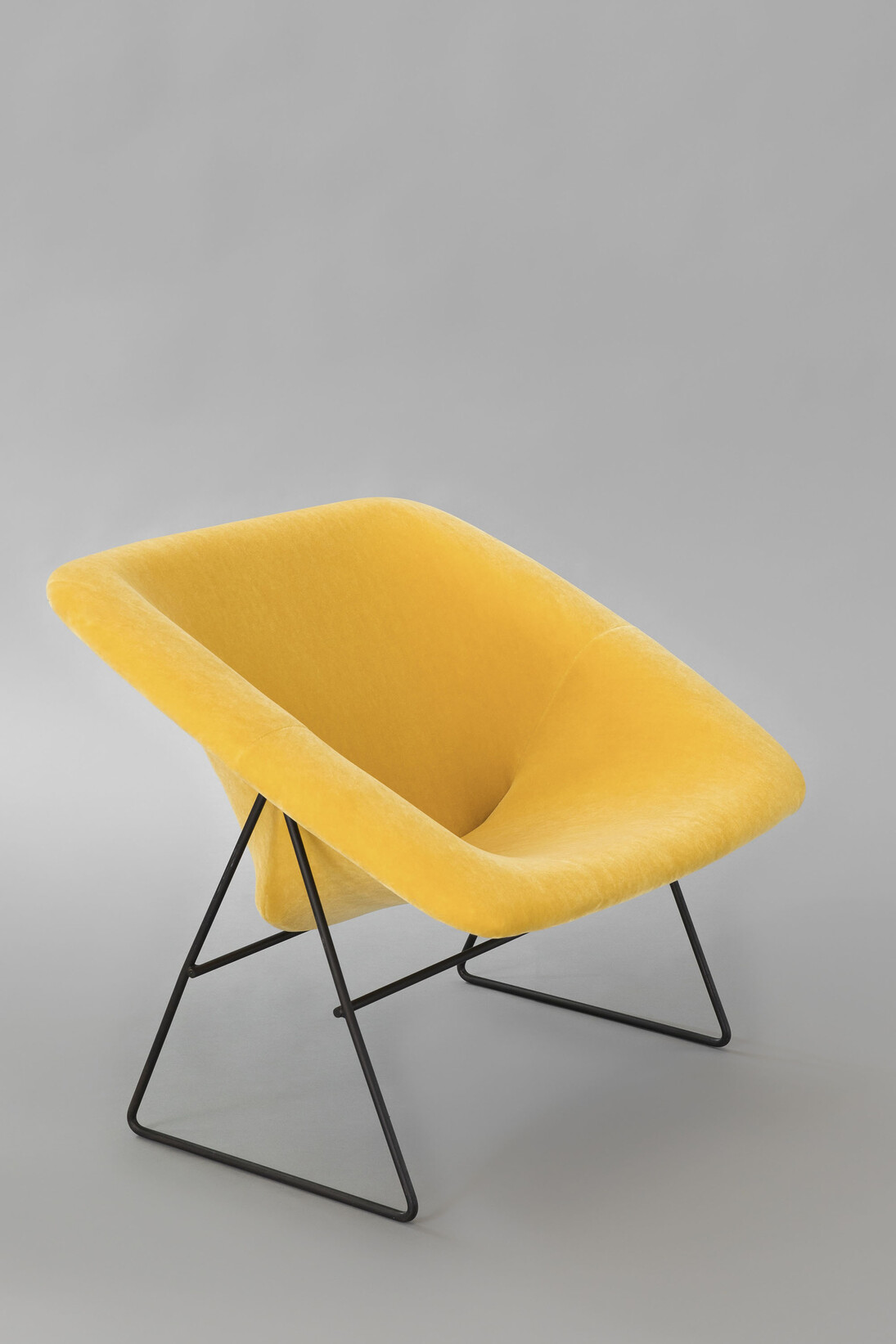 ARP, armchair A7, Courtesy Galerie Pascal Cuisinier  