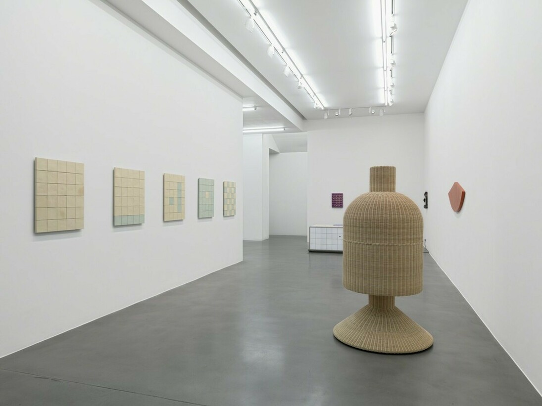 Mai-Thu Perret. Zone, Exhibition view. Courtesy of Simon Lee Gallery 