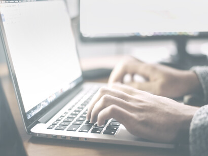 «Escribir bien», va más allá de escribir correctamente