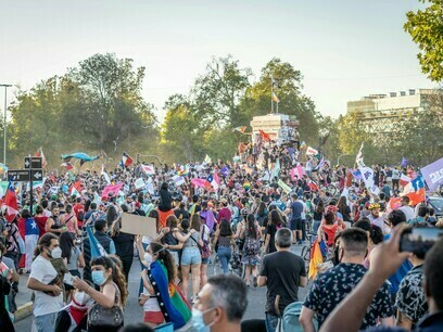 Rufe nach Gerechtigkeit und Reformen hallen durch Chile, während sich die Bürger auf einen folgenschweren Wahlkampf vorbereiten