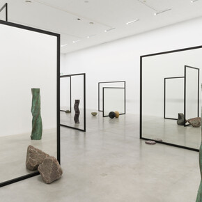 Alicja Kwade, Dusty die, exhibition view. Courtesy of M-Museum Leuven