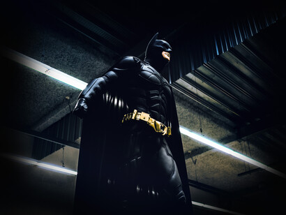 Hombre disfrazado del mítico superhéroe 'Batman' o también conocido como el Hombre Murciélago