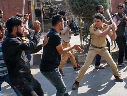  Indian police attack on mourning ceremony of Muharram in Kashmir, September 2017