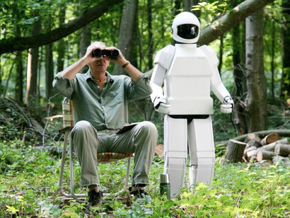 Frank y el androide preparan su golpe