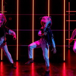 Herz aus polyester. Courtesy of the Deutsches Theater