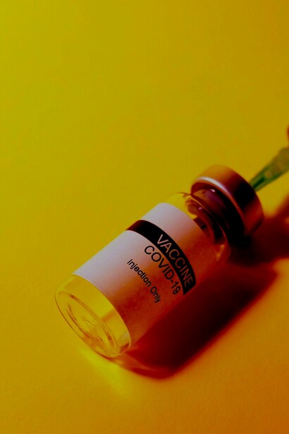 Os tempos de pandemia são tempos
excepcionais que, em vez de concorrência e rivalidade, exigem convergência e
solidariedade