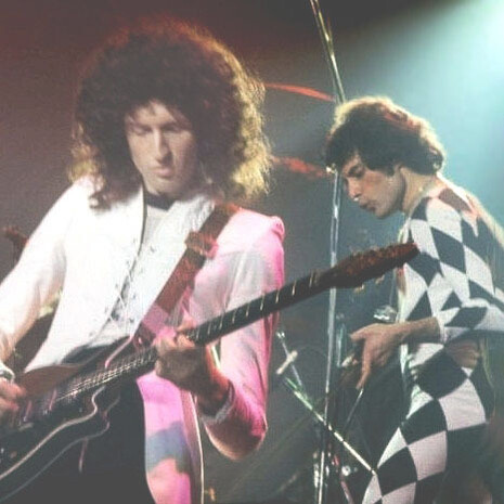 Freddie Mercury, (1977). Abiti di scena