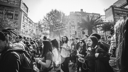 Universitarios se manifiestan en Santiago: durante los últimos años se han producido importantes movilizaciones estudiantiles en Chile reclamando una educación superior pública, accesible y de calidad