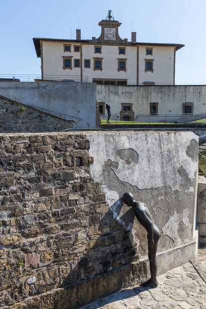 Antony Gormley, Human, Forte di Belvedere, Florence, Italy. Photograph by Emiliano Cribari. Courtesy Galleria Continua and White Cube © the Artist