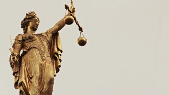 Sorda, ciega, muda... la «Justicia»