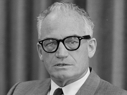 Barry Goldwater se convirtió en la expresión más prominente de los conservadores opuestos al estado de bienestar instaurado por Franklin Roosevelt y continuado por Eisenhower