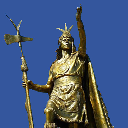 Statua di Pachacutéc, eretta nel 2014 nella Plaza des Armes di Cusco, Perù