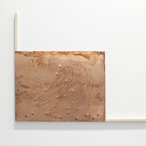 Shanta Rao, Sans titre, 2015, Sérigraphie, emboutissage et oxydation sur cuivre ( montée sur demi-châssis), 77 x 99 cm © Courtesy de l’artiste et Galerie Nathalie Obadia, Paris/Bruxelles