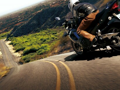 Disfrutando de la carretera a lomos de una moto