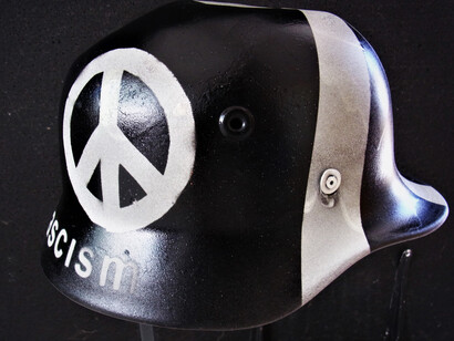 Diversity Not Fascism. Courtesy of Gallery Different