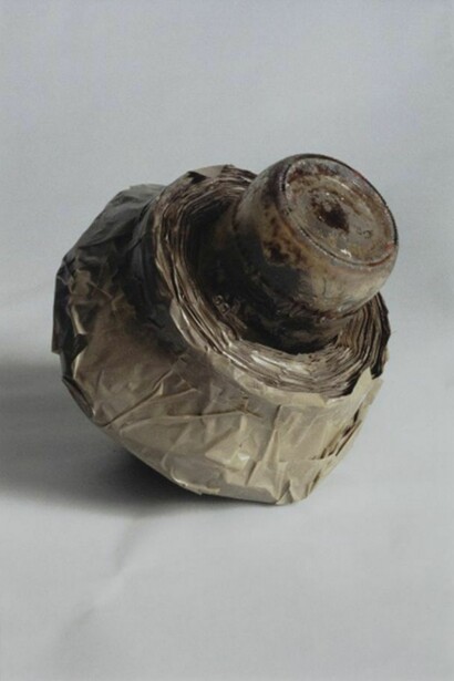 Emily Jacir, Dibbas Jar 1998, c-print on Fujiflex Crystal Archive paper, 12 x 8 in/30.5 x 20 cmphoto: Joerg Lohse