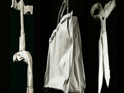 Combey Pion, Objets blancs de la série “Les Objets Blancs”, 2002, Impression numérique sur “dos bleu”, 2 panneaux en octogone, 350 x 390 cm chaque panneau, Courtesy de l’artiste