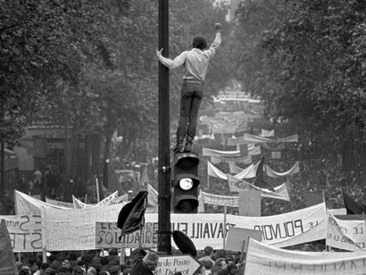 Manifestación multitudinaria en París