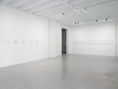 Spencer Finch, Decoy, exhibition view. Courtesy of Galerie Nordenhake