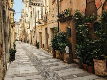 Con l’auto carica di voci, risate e aspettative, raggiungemmo la costa sentendo che quei giorni avrebbero lasciato un segno in tutti noi