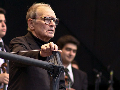Ennio Morricone en el Estadio Bicentenario de la Florida,2013, Santiago, Chile. Sin la banda sonora perfecta, el cine sería un absoluto surrealismo