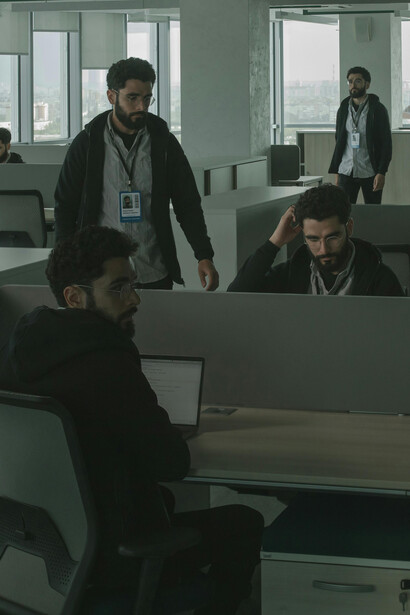 Hay relatos que desafían la distancia y obligan a pensar que la realidad podría no ser una sola