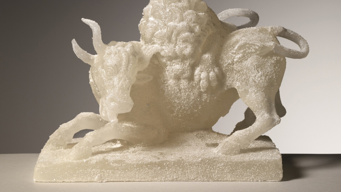Fonderia del Giudice, Leone azzanna un toro, (da Giambologna), gesso e zucchero
