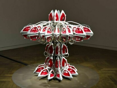 Joana Vasconcelos, Full Steam Ahead (Red #1), 1/2, 2012, Photo Peter Mallet / Courtesy Haunch of Venison