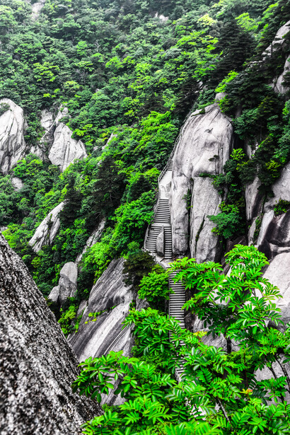 Yellow Mountains © Andrew Ermakov  